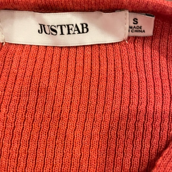 NWT JustFab Sienna Red Twist Front Deep V Sweater - Picture 12 of 12